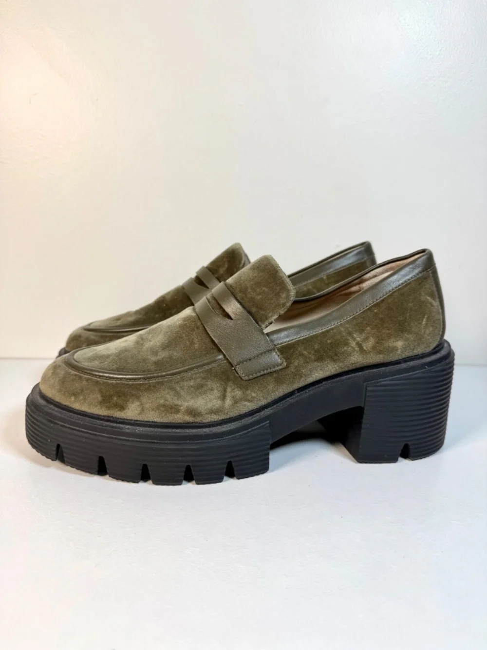 NWOB! Stuart Weitzman Soho Cargo Green Velvet Lug Sole Platform Loafers | Size 8